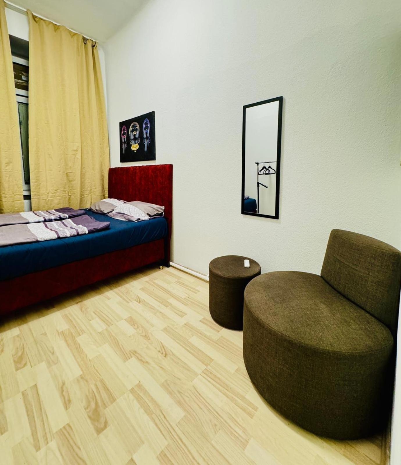 Private Rooms in 4BR Apartment Near FAC Platz, 10-Min Walk