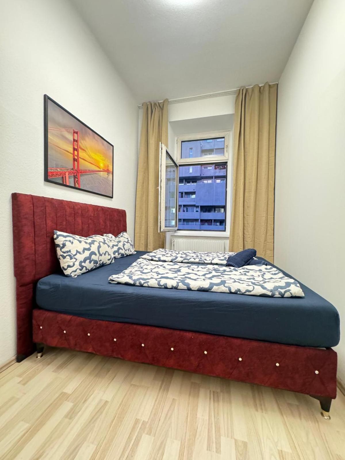 Private Rooms in 4BR Apartment Near FAC Platz, 10-Min Walk