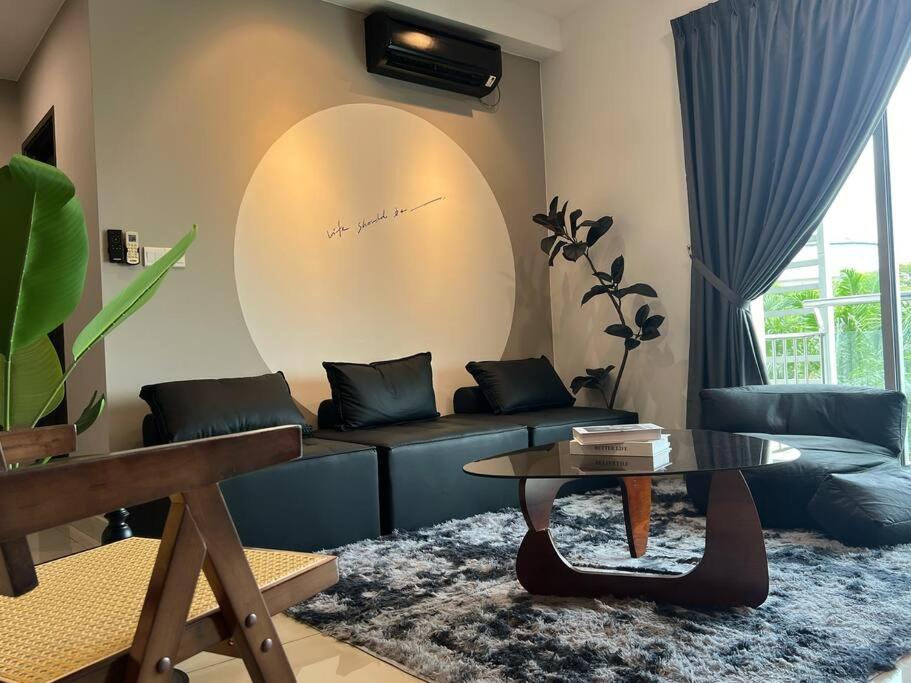 Austin Suites by Cactus Homestay THM