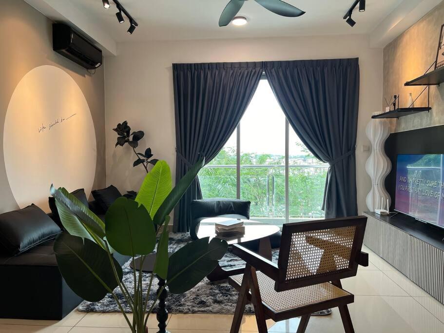 Austin Suites by Cactus Homestay THM