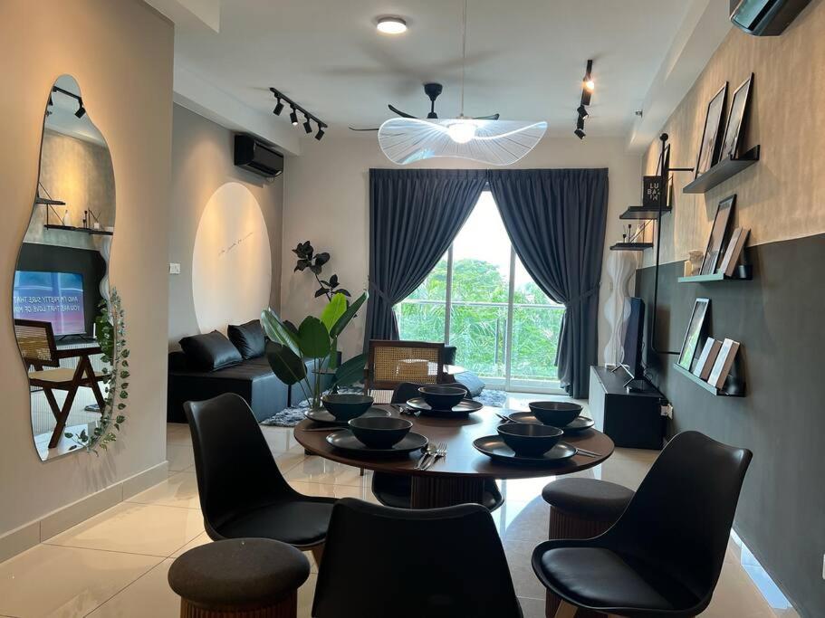Austin Suites by Cactus Homestay THM
