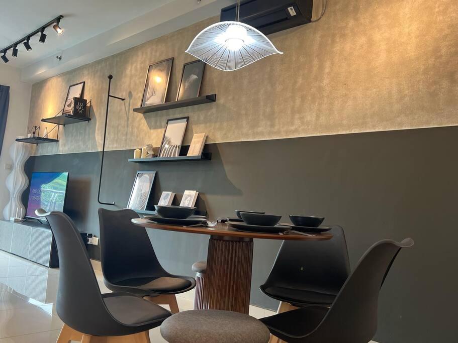 Austin Suites by Cactus Homestay THM