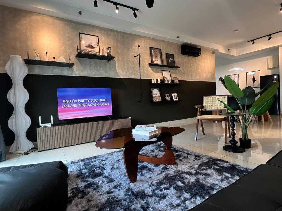 Austin Suites by Cactus Homestay THM