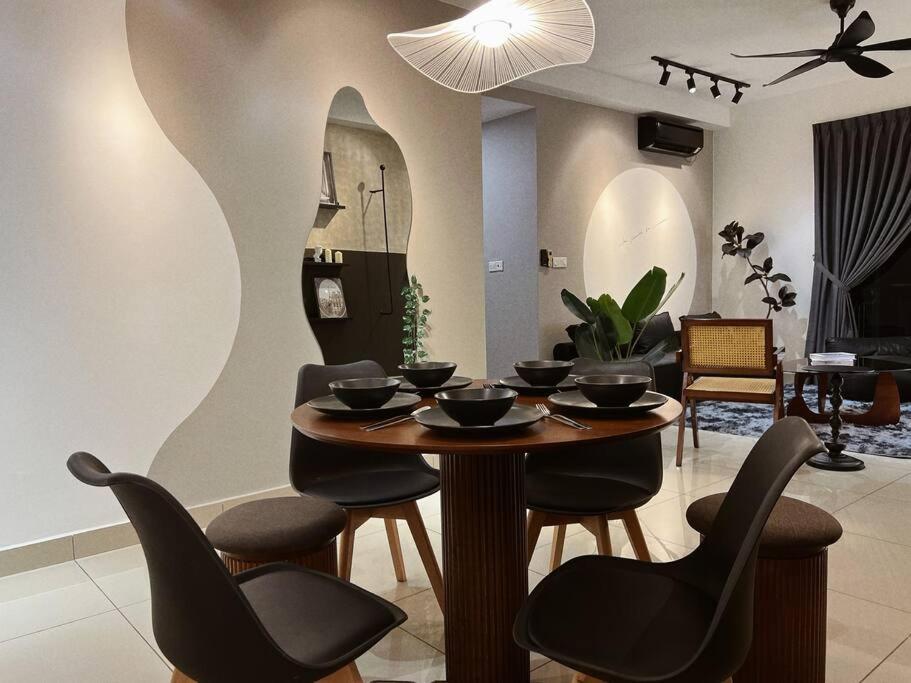 Austin Suites by Cactus Homestay THM