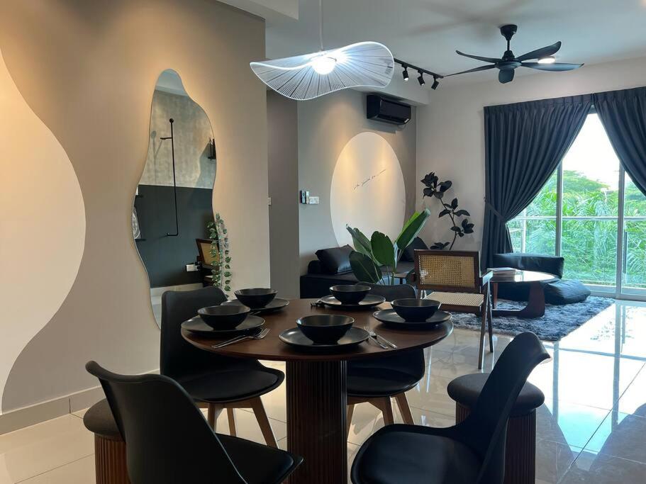 Austin Suites by Cactus Homestay THM