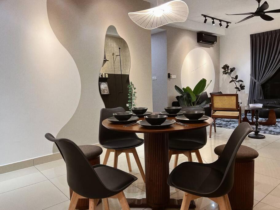 Austin Suites by Cactus Homestay THM