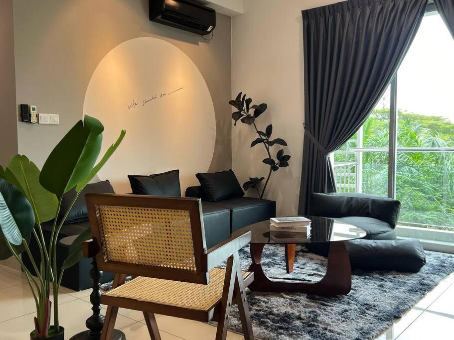 Austin Suites by Cactus Homestay THM