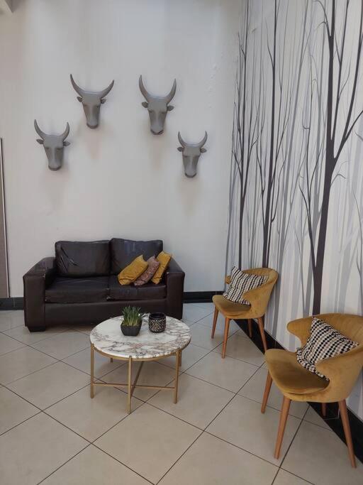 Chic Oasis in Vibrant Jozi BDC