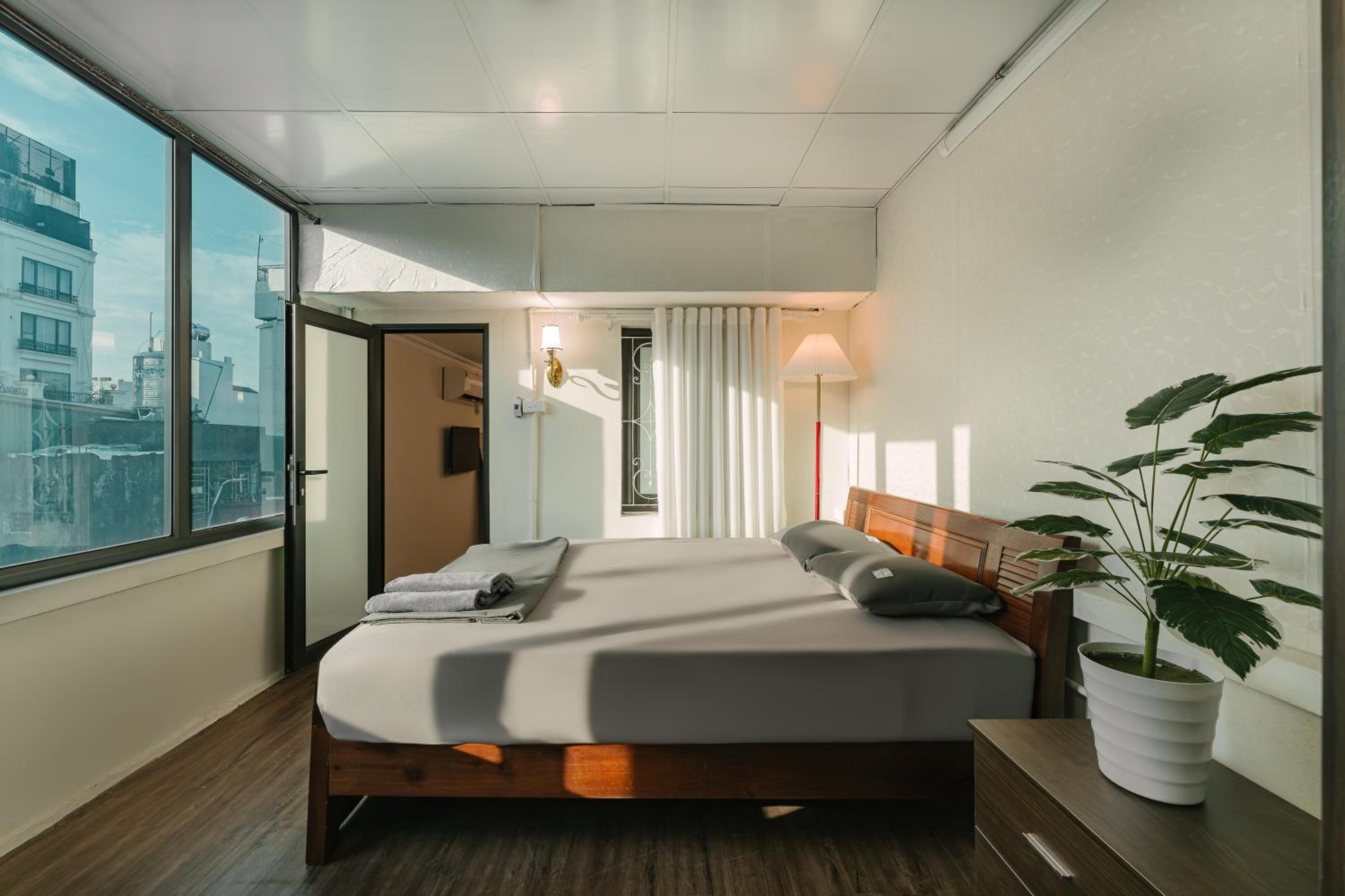Bridgo Homestay - by Hoan Kiem lake side