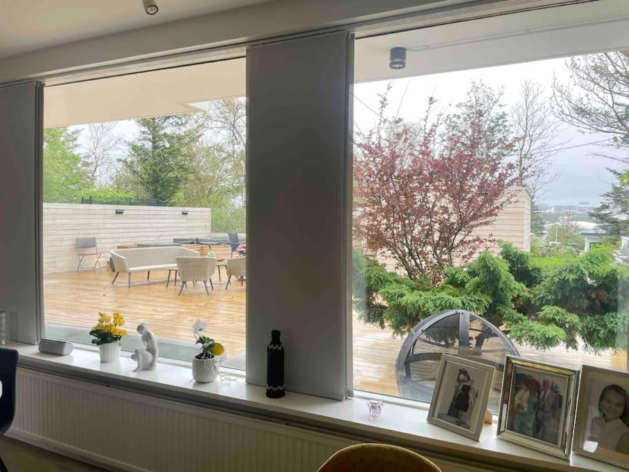 Bright house for 6 people, with hut tub in garden view 4