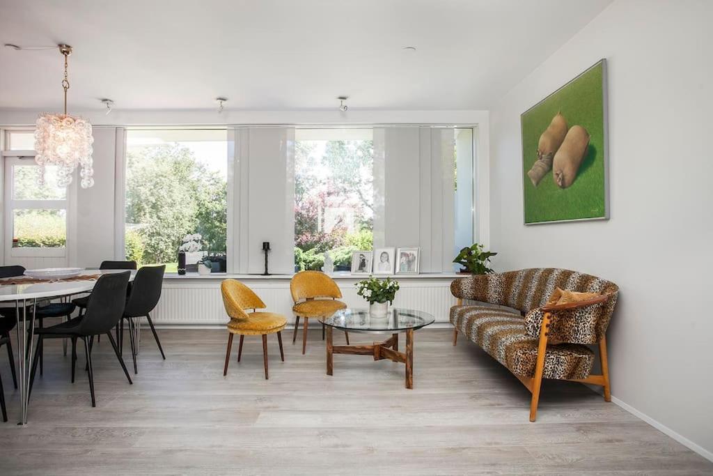 Bright house for 6 people, with hut tub in garden view 2