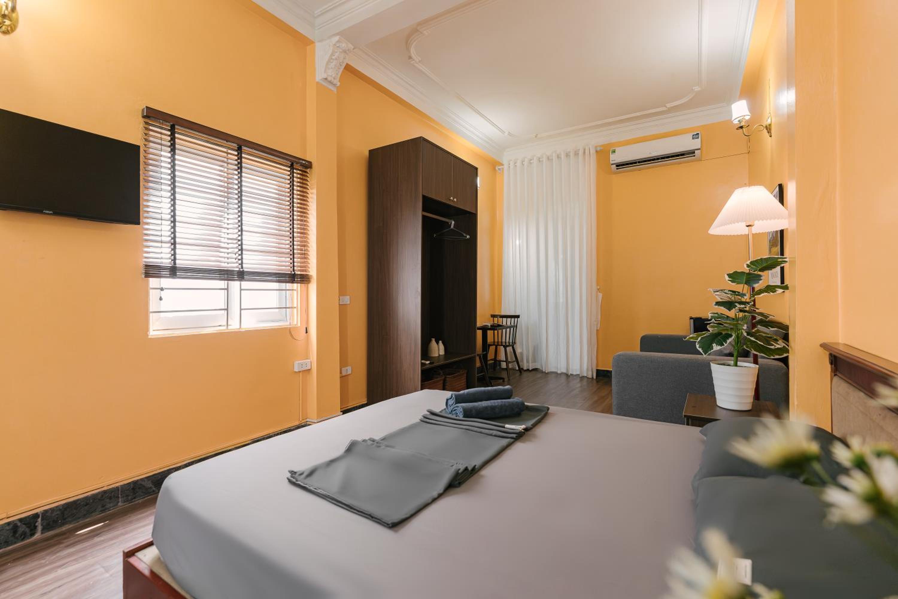 Bridgo Homestay - by Hoan Kiem lake side