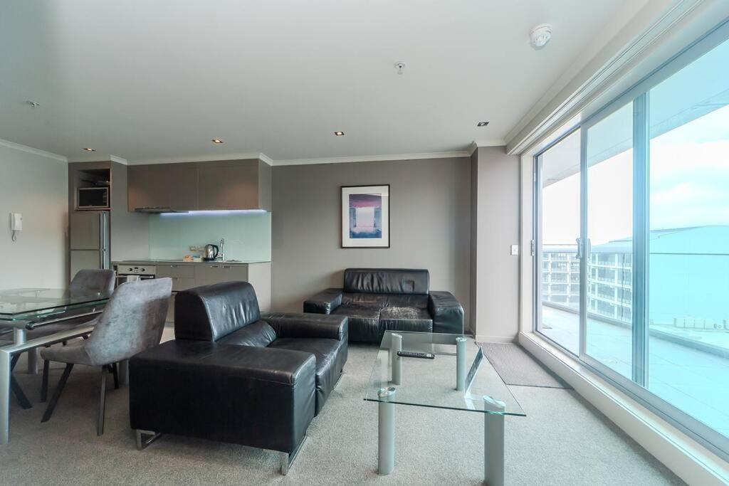 Urban 2 Bedroom Retreat view 5