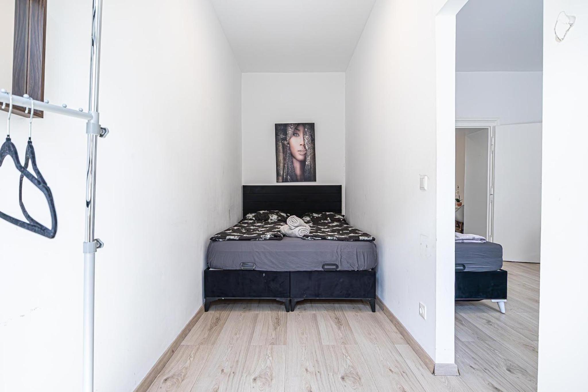 Budget-friendly Room 15 Min from Vienna