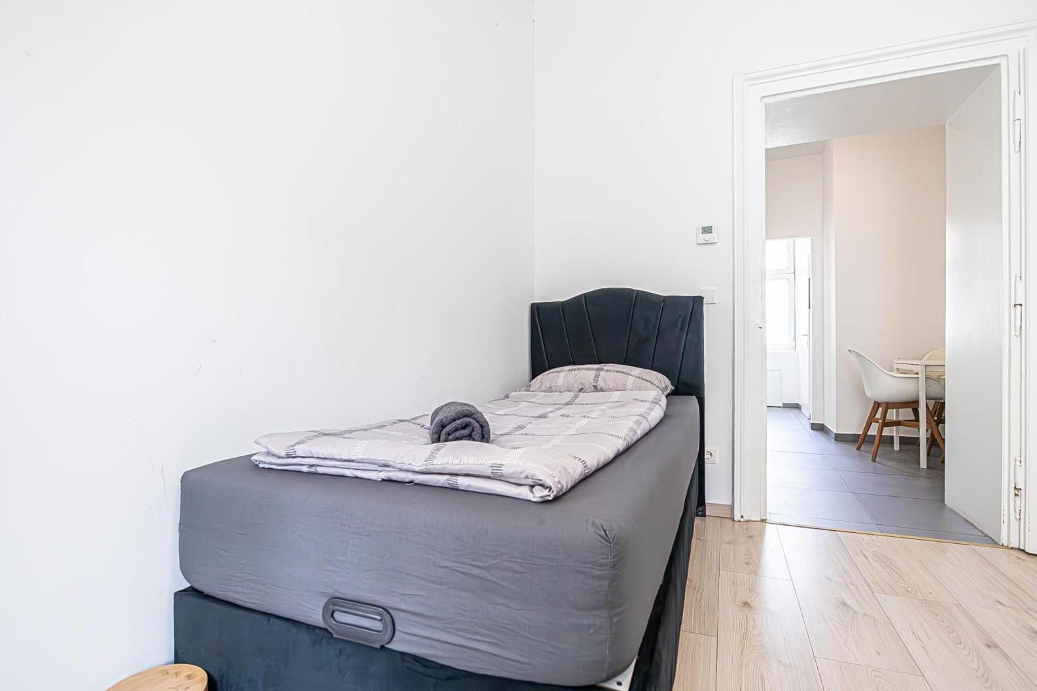 Budget-friendly Room 15 Min from Vienna