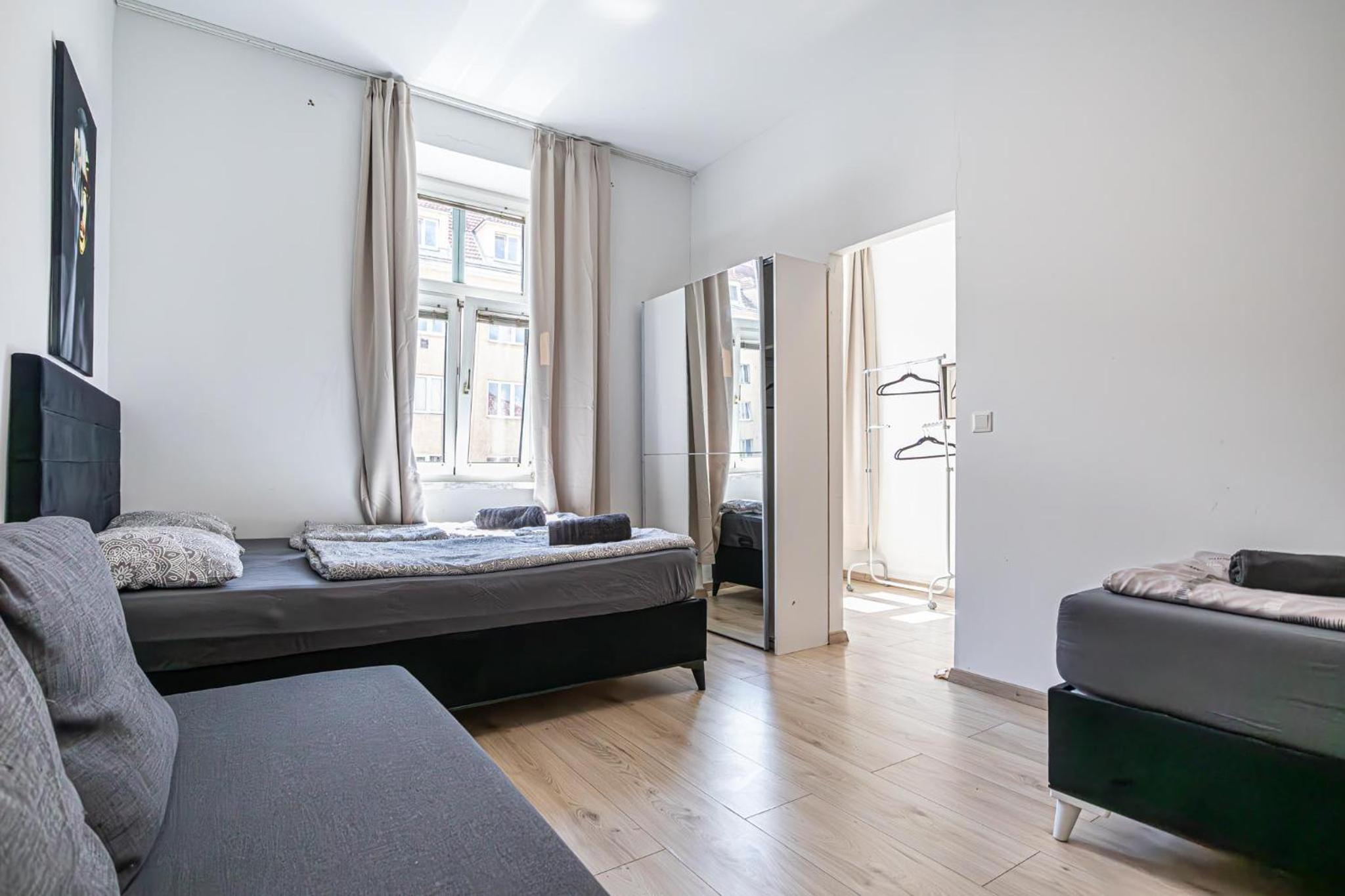 Budget-friendly Room 15 Min from Vienna