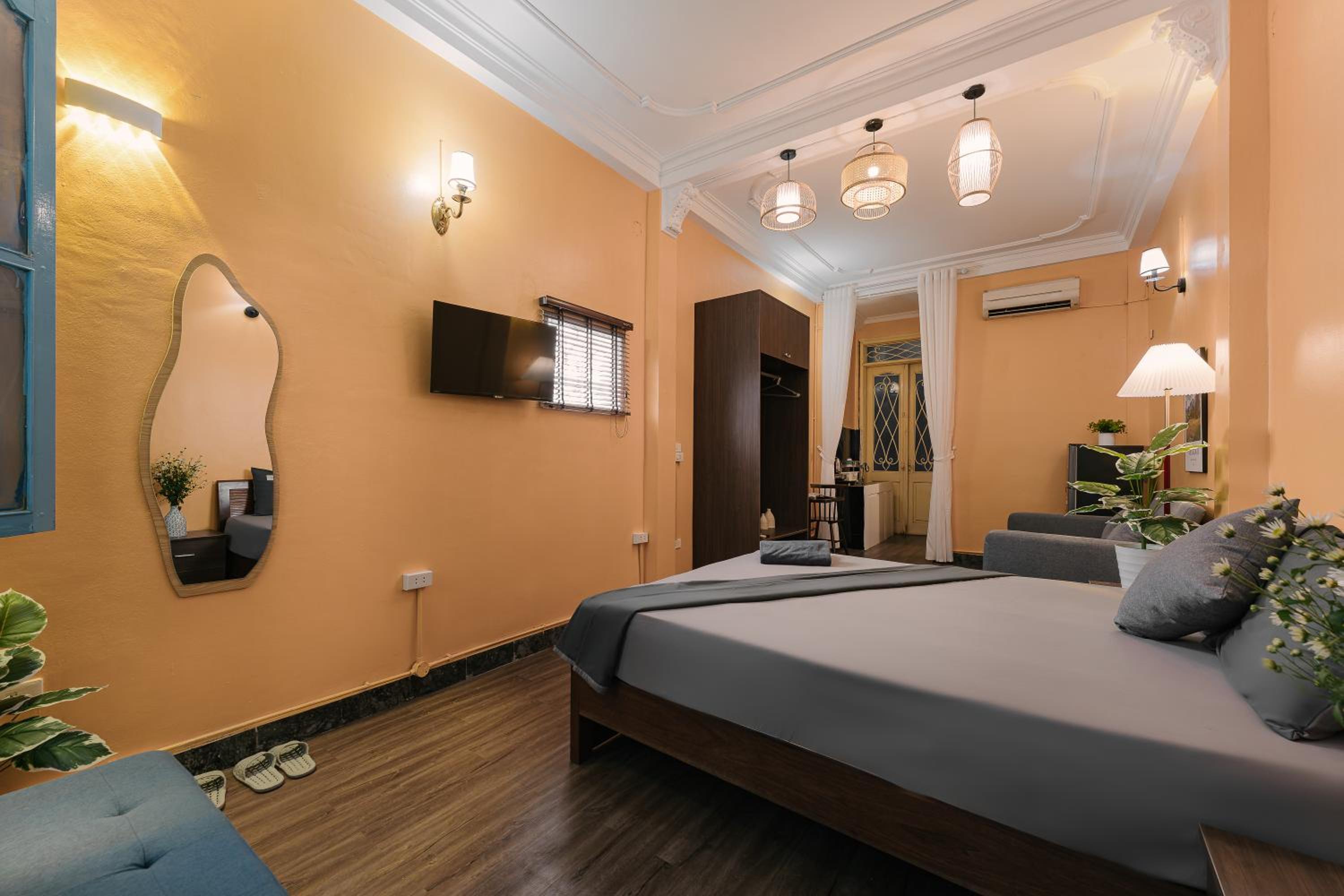 Bridgo Homestay - by Hoan Kiem lake side