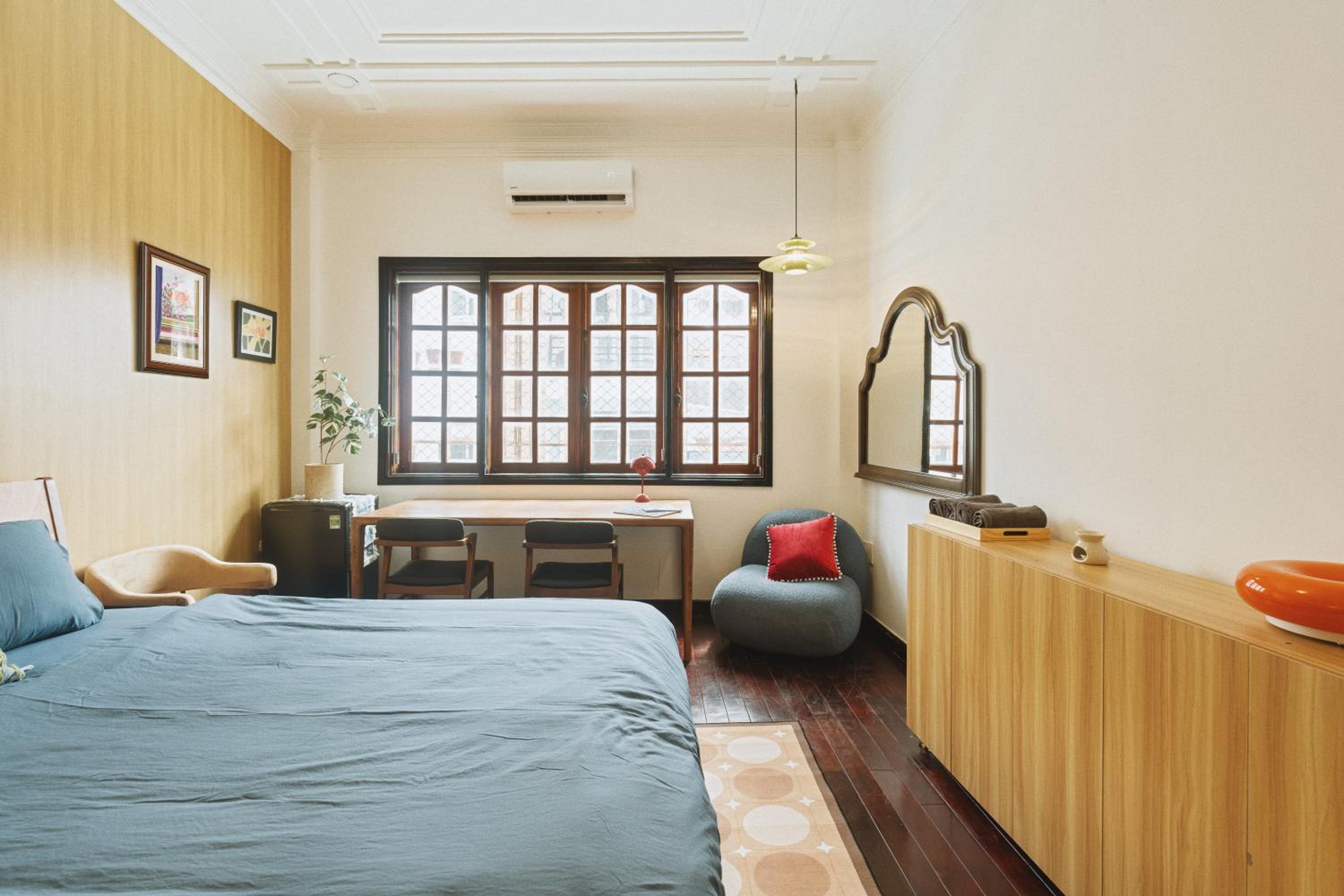 Linden house near Bui Vien
