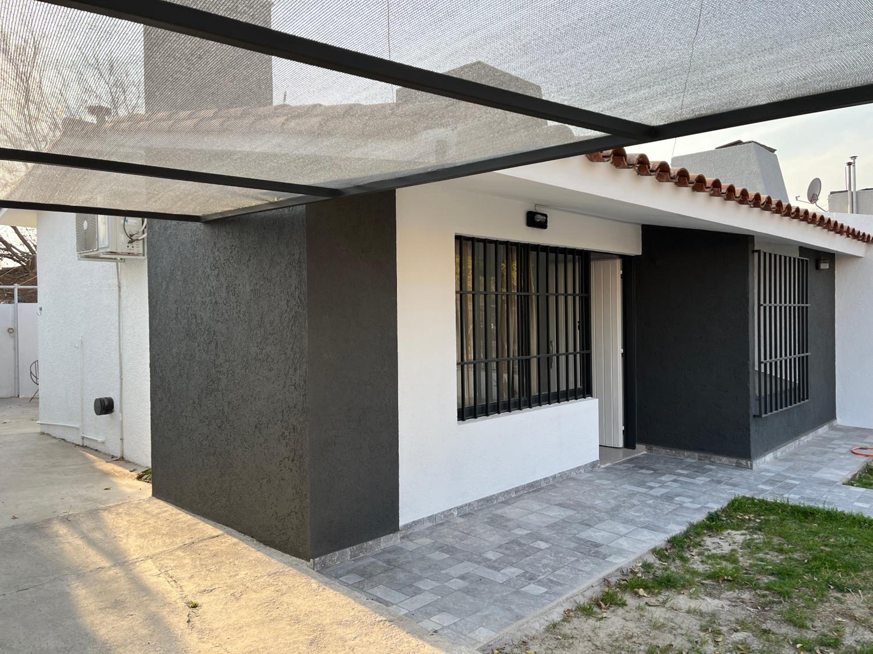 Casa de Fazzi casi en Costanera