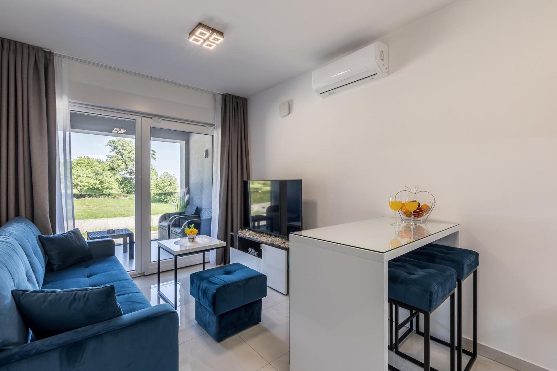 Scenic Kastel Luksic Apartments