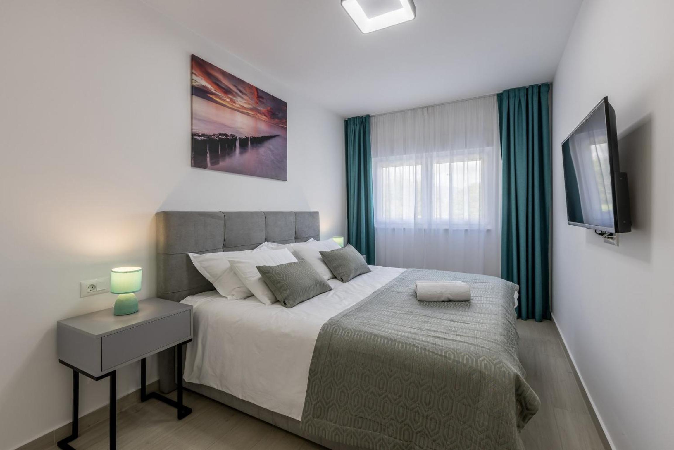 Scenic Kastel Luksic Apartments