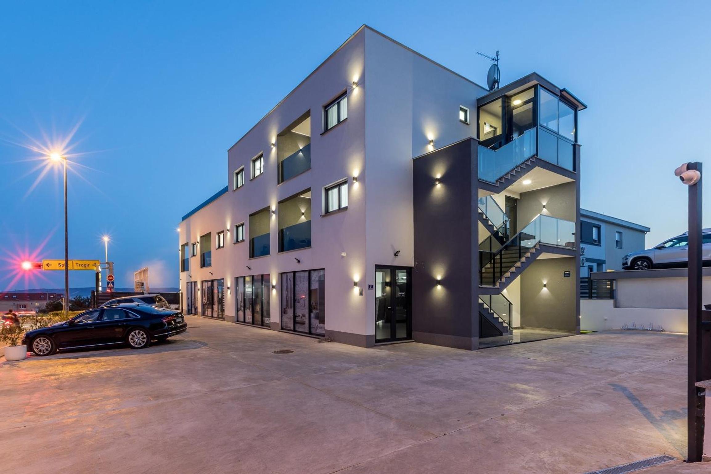 Scenic Kastel Luksic Apartments