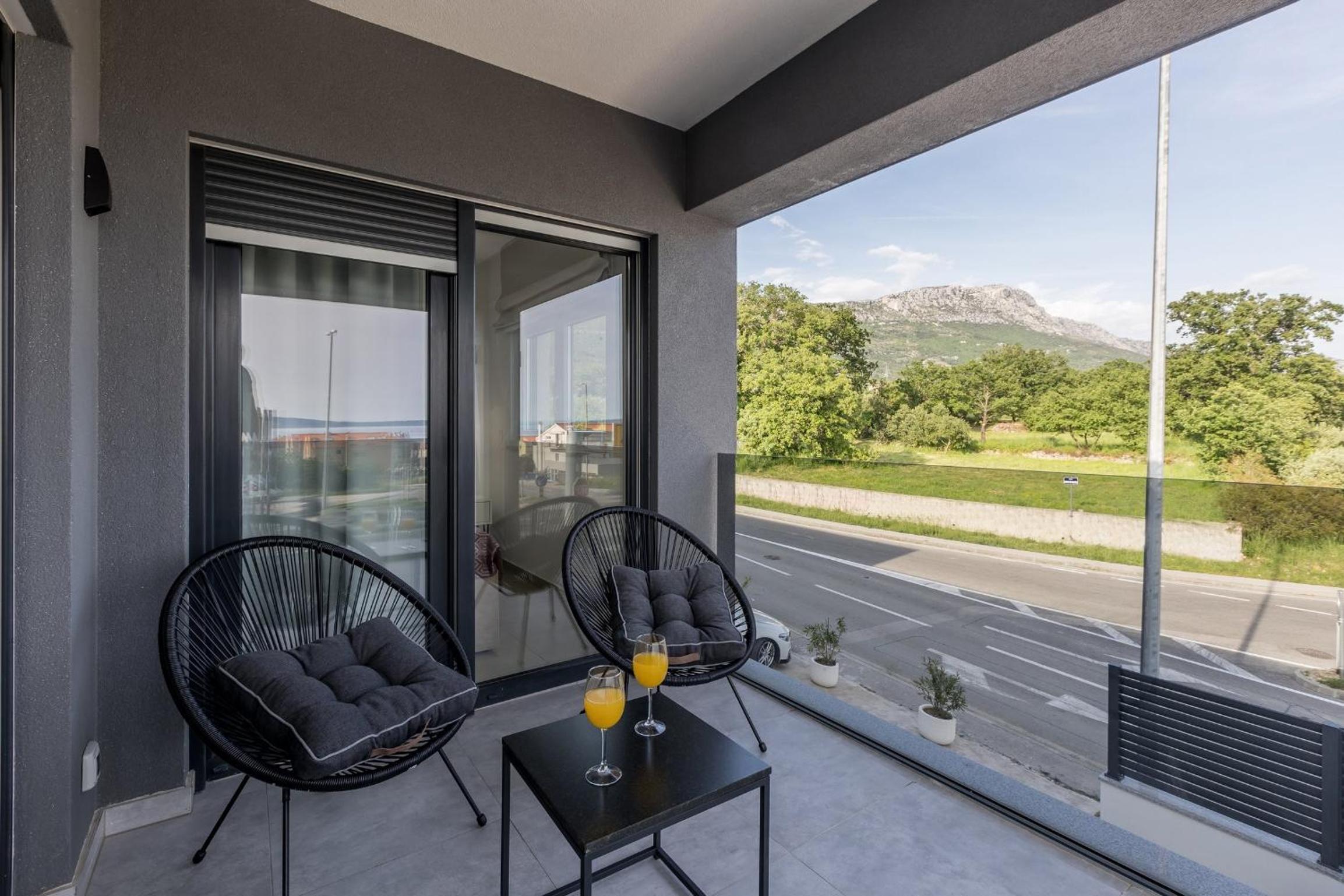 Scenic Kastel Luksic Apartments
