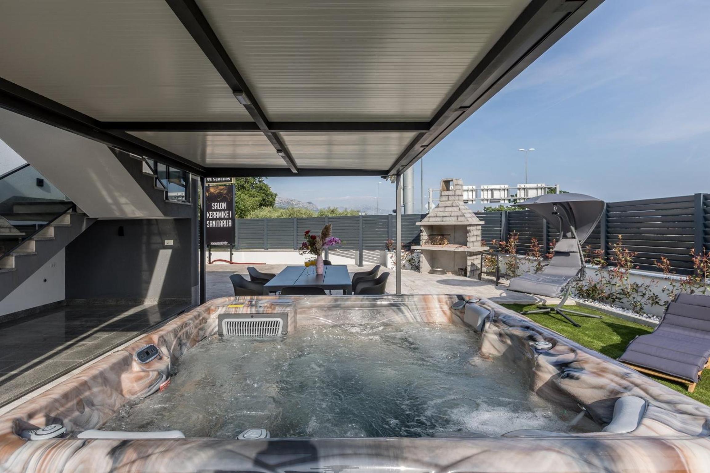 Scenic Kastel Luksic Apartments