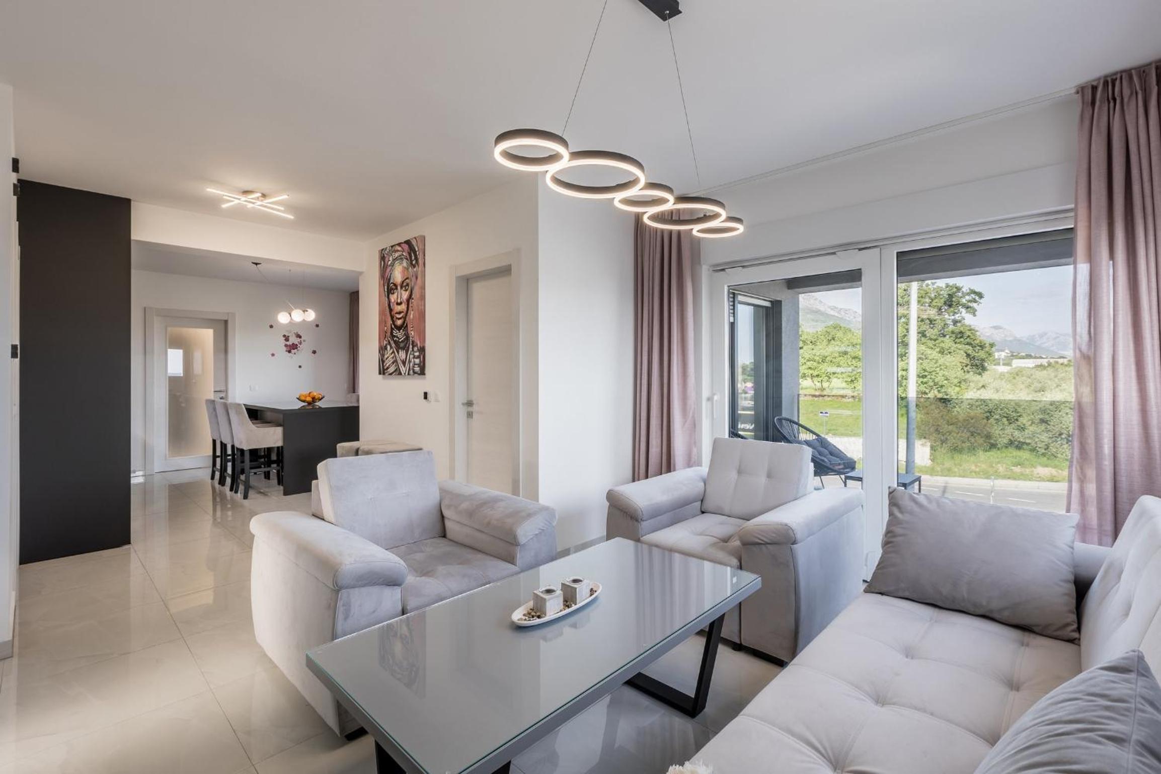 Scenic Kastel Luksic Apartments