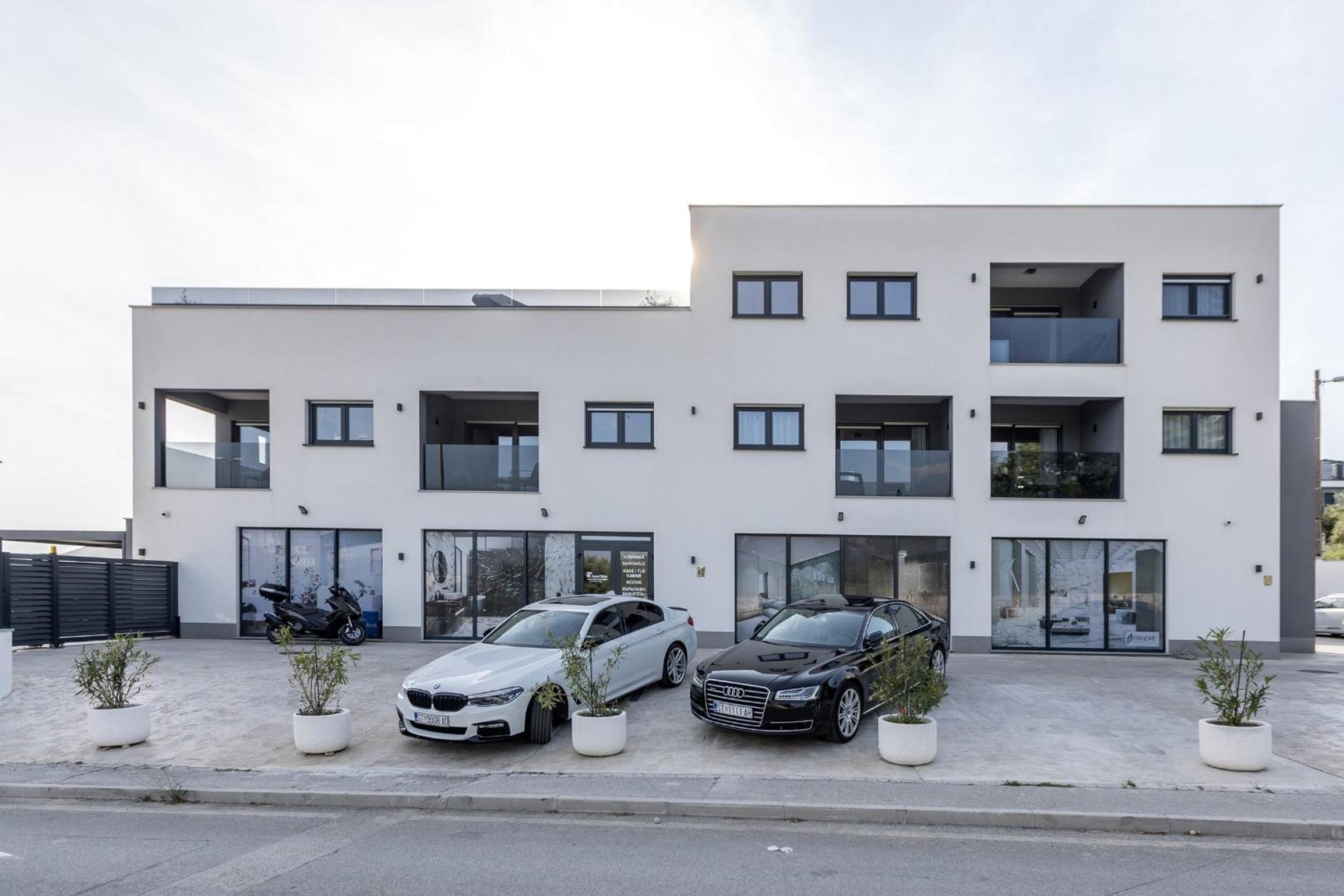 Scenic Kastel Luksic Apartments