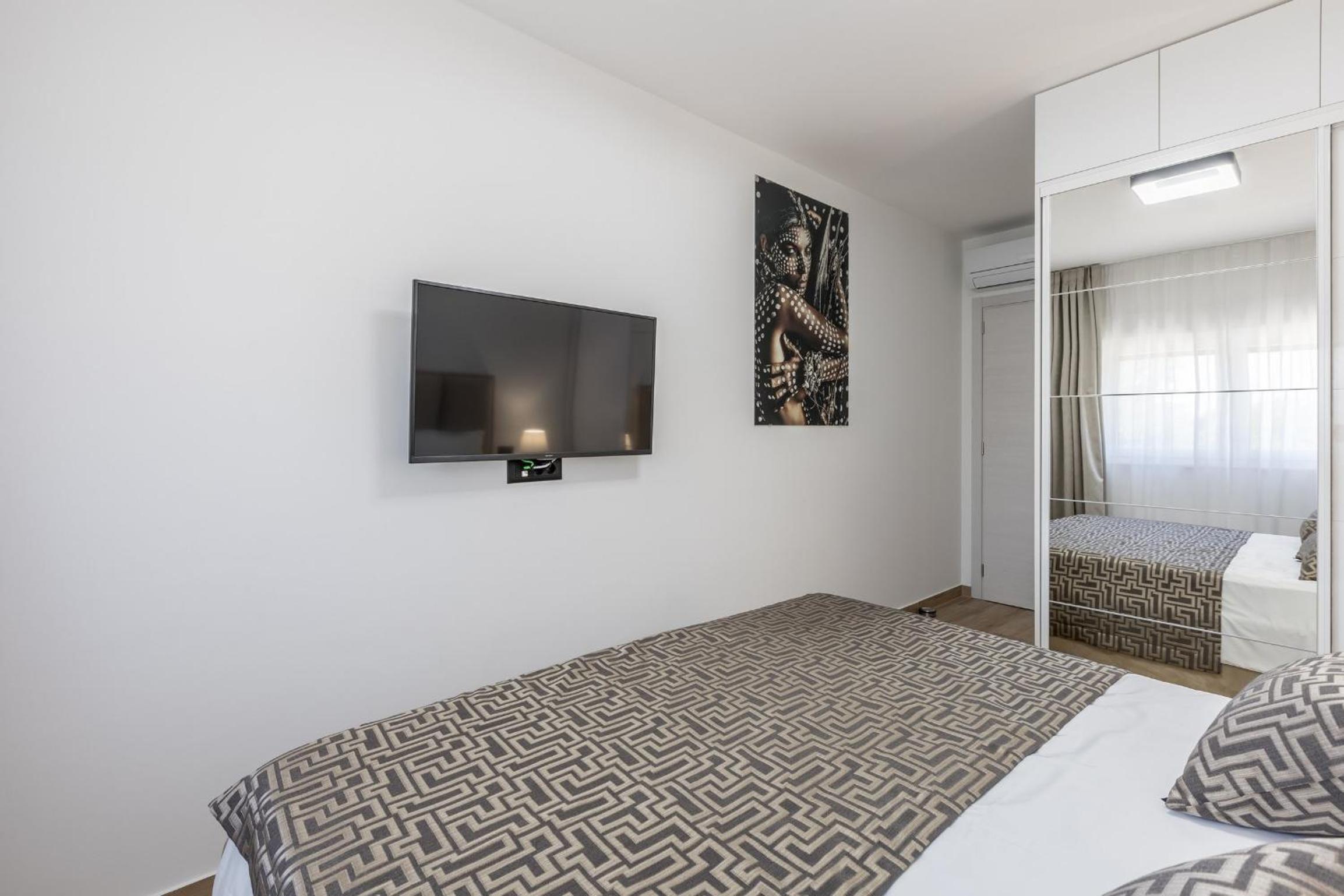 Scenic Kastel Luksic Apartments