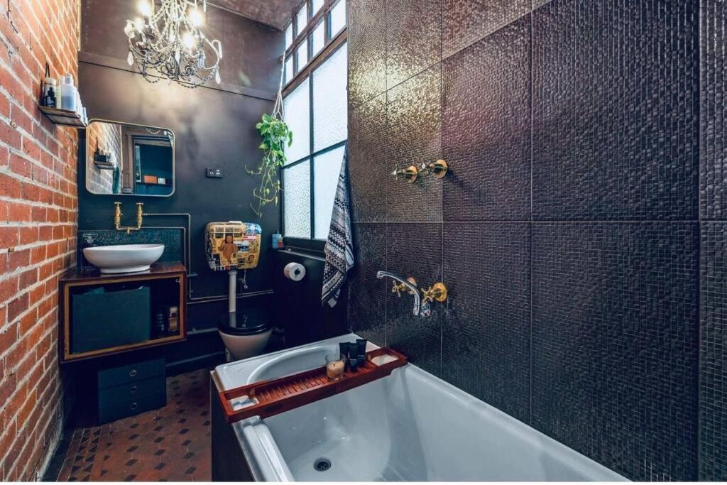 Stunning Art Deco Apartment