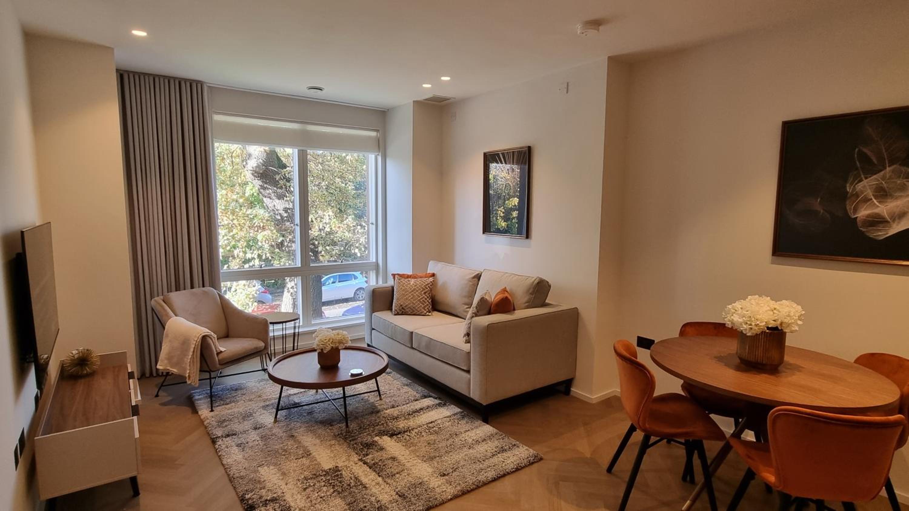 Five Star luxury one bed apartment in leafy West Hampstead