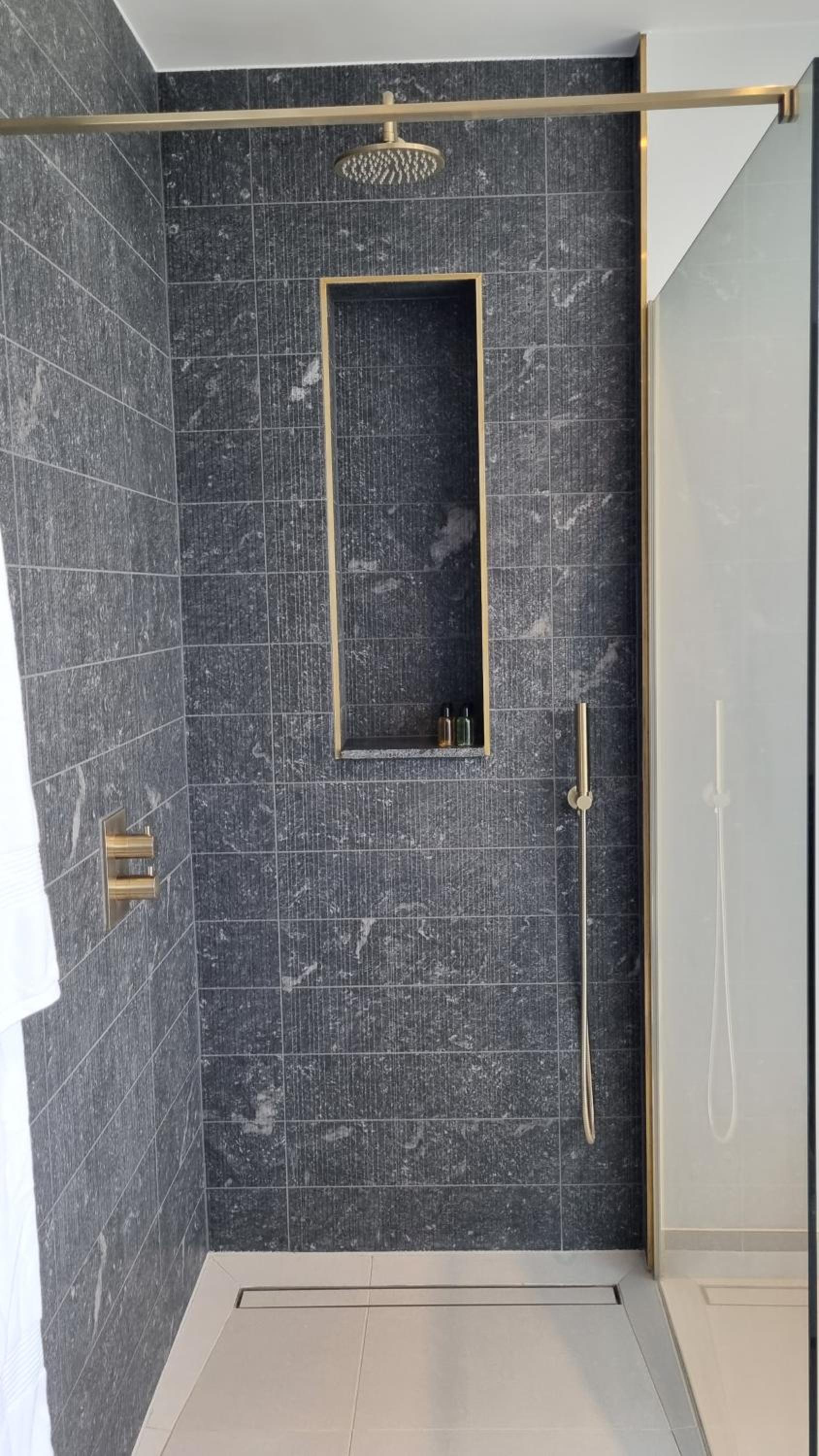 Five Star luxury one bed apartment in leafy West Hampstead