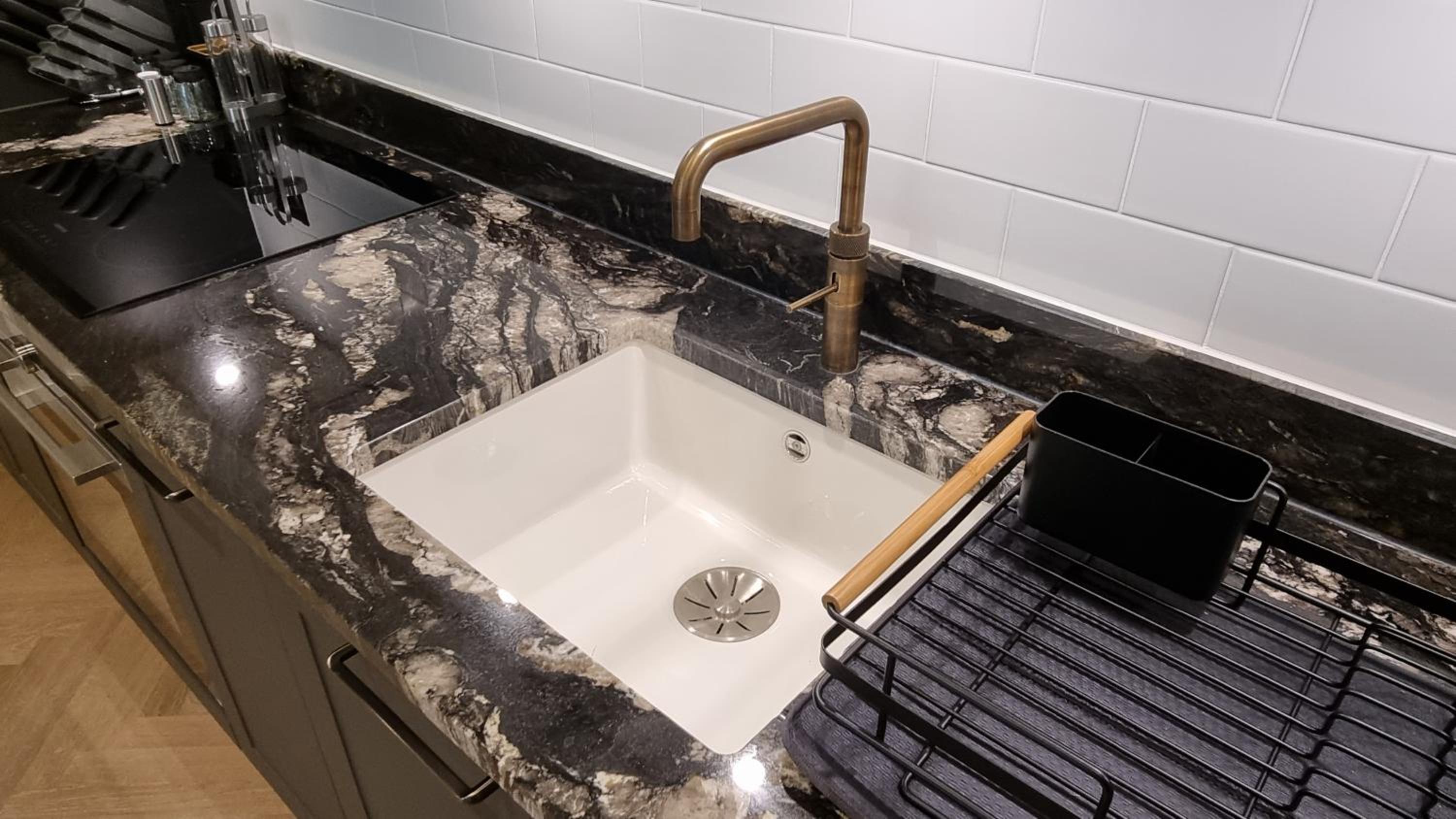 Five Star luxury one bed apartment in leafy West Hampstead