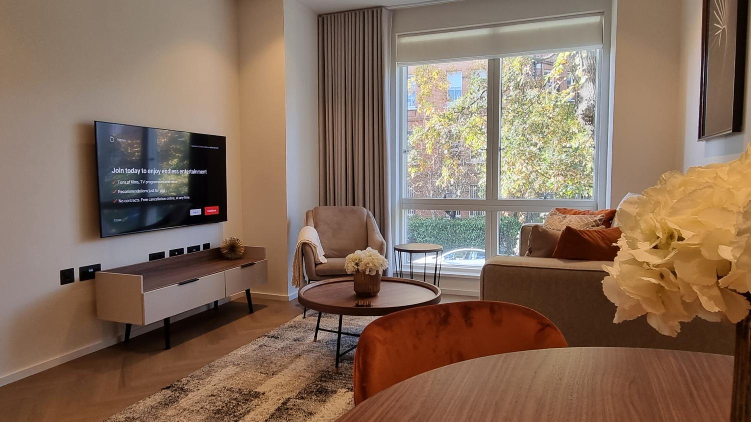 Five Star luxury one bed apartment in leafy West Hampstead