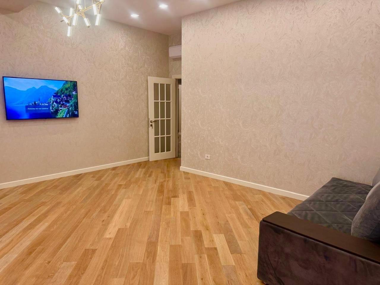 28 Apartment