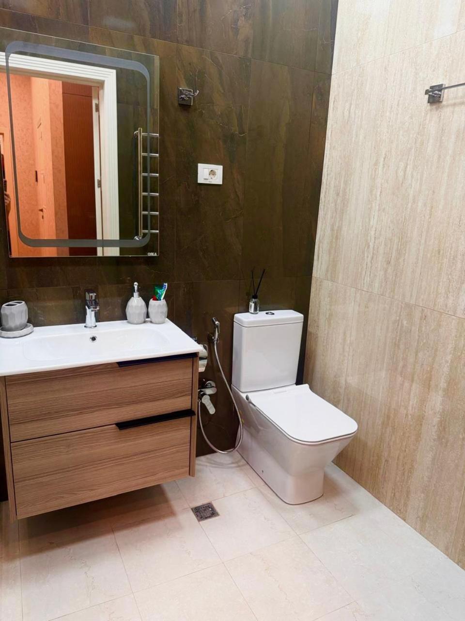 28 Apartment