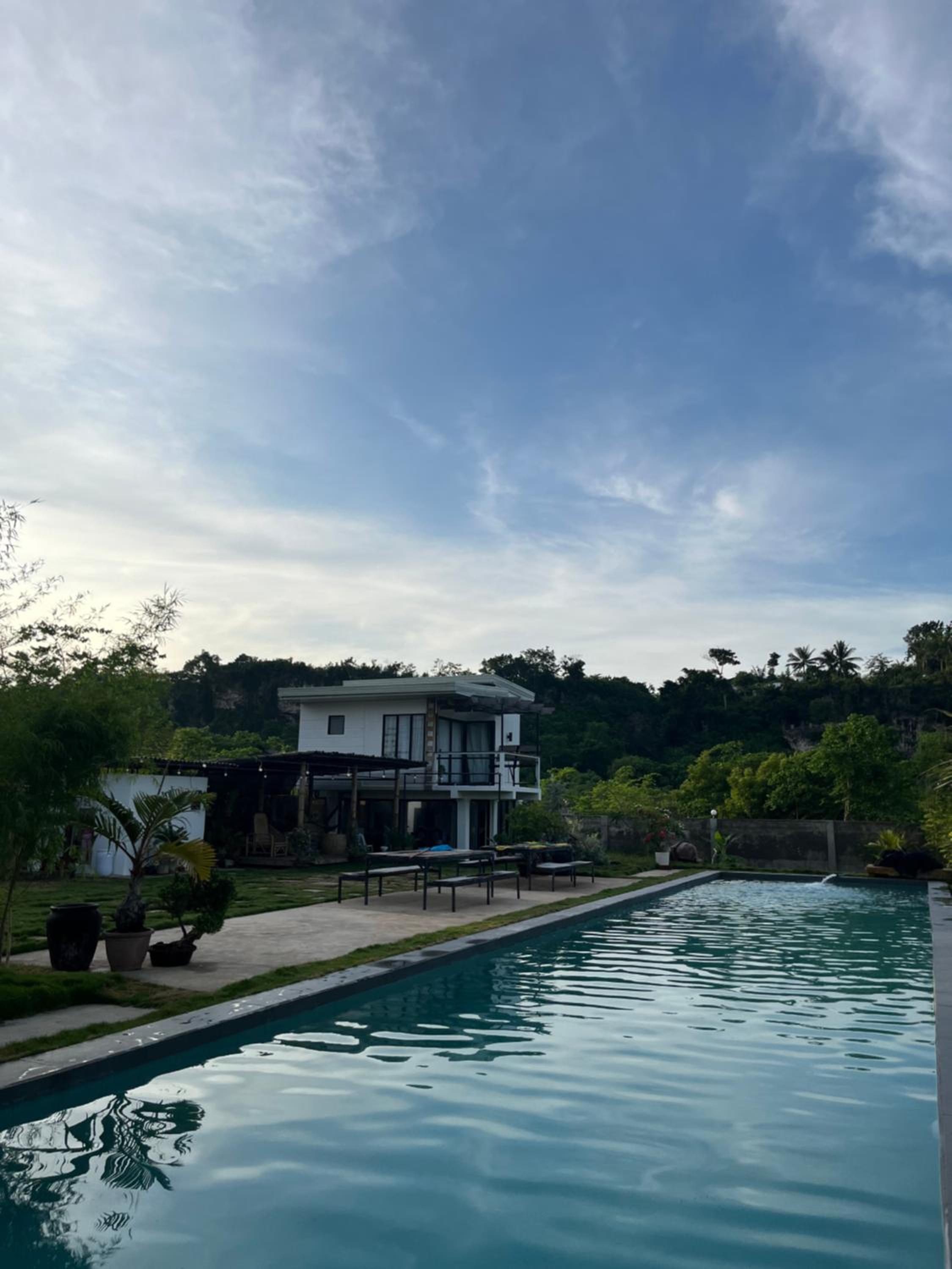 Tubajon Cliffside Villa view 4