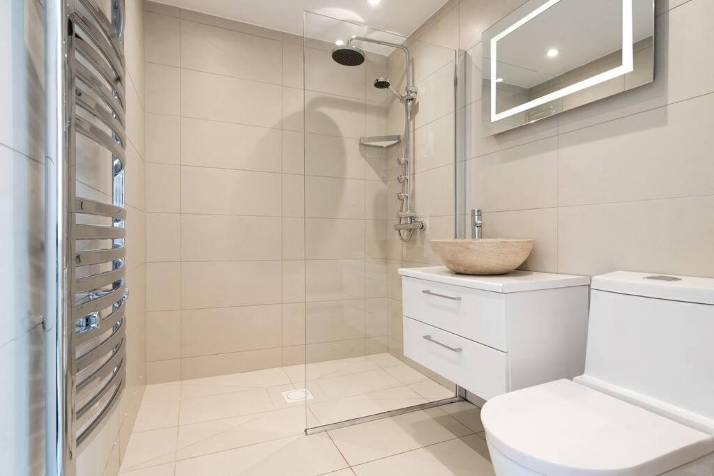 Richmond Place - Apartment in Private Mansion with Private Spa - Ridgestone