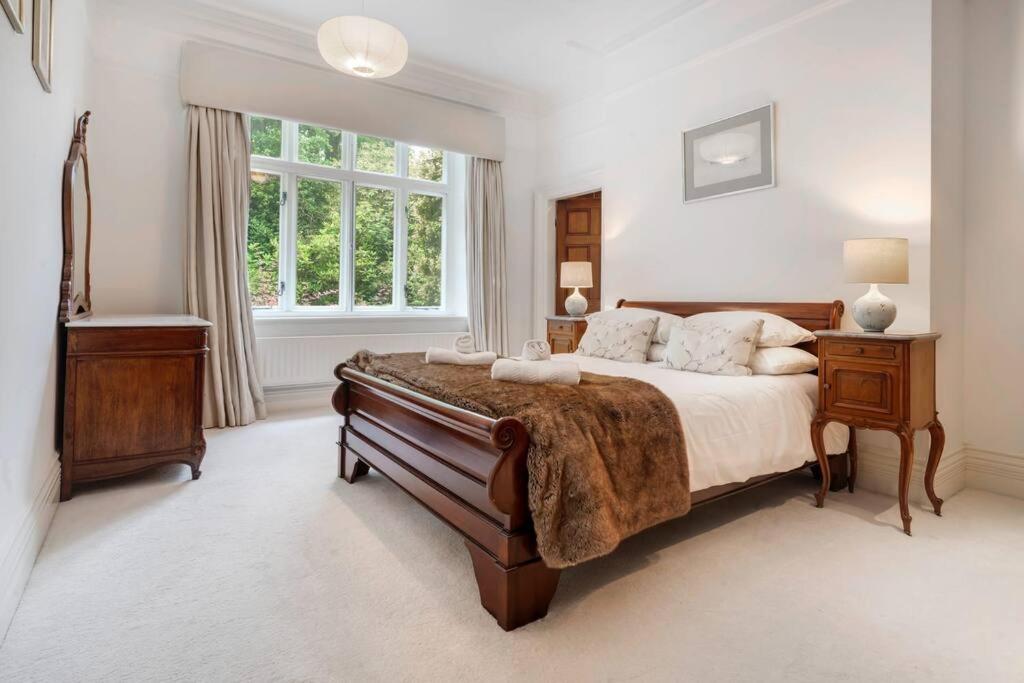 Richmond Place - Apartment in Private Mansion with Private Spa - Ridgestone