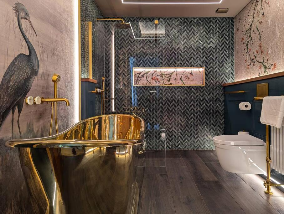 Richmond Place - Apartment in Private Mansion with Private Spa - Ridgestone