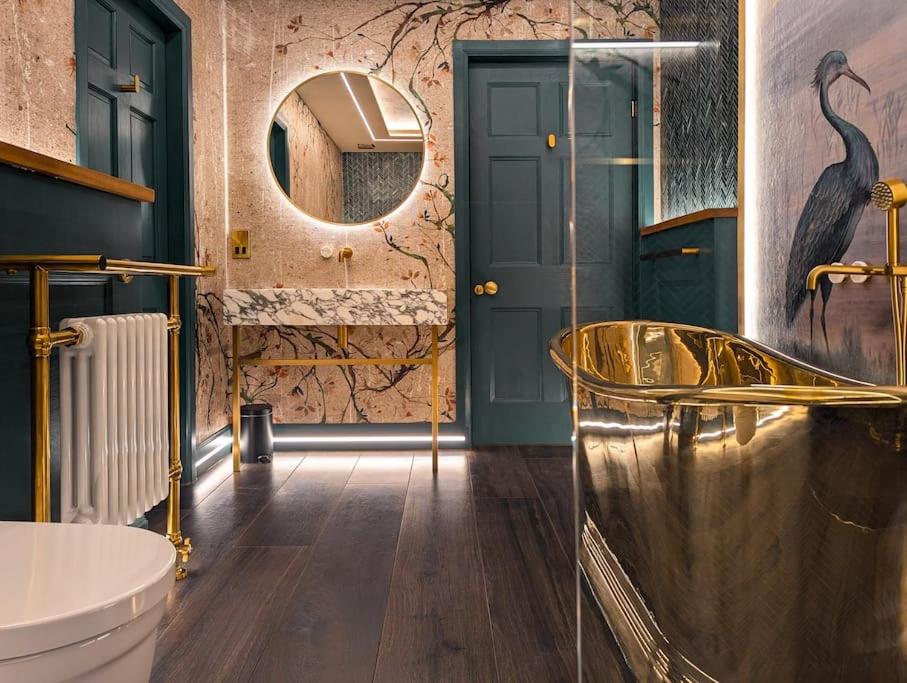 Richmond Place - Apartment in Private Mansion with Private Spa - Ridgestone