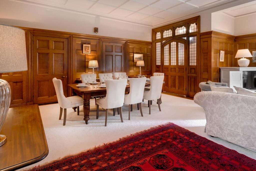 Richmond Place - Apartment in Private Mansion with Private Spa - Ridgestone