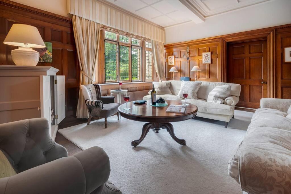Richmond Place - Apartment in Private Mansion with Private Spa - Ridgestone