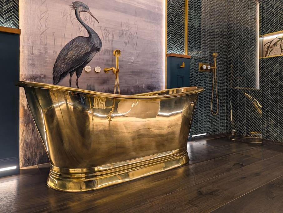 Richmond Place - Apartment in Private Mansion with Private Spa - Ridgestone