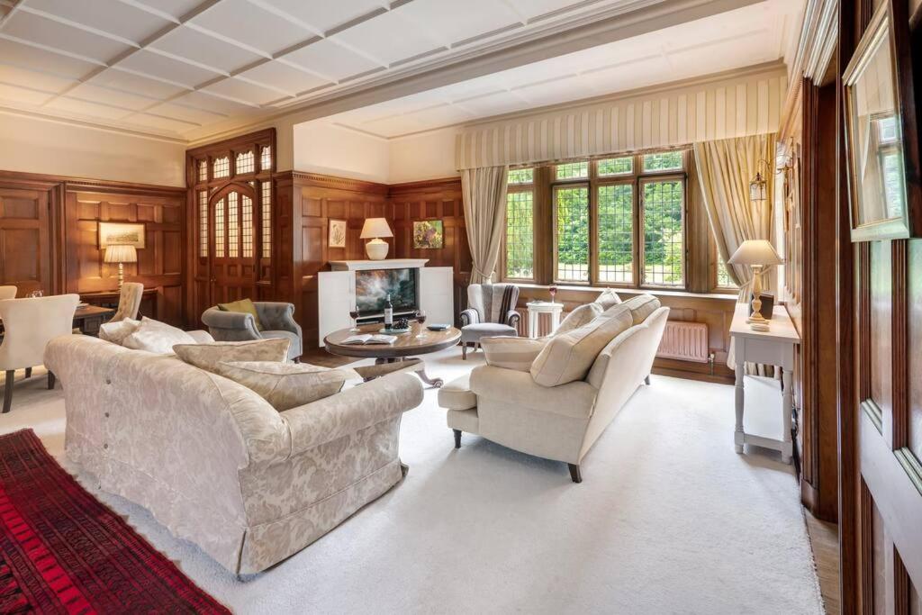 Richmond Place - Apartment in Private Mansion with Private Spa - Ridgestone