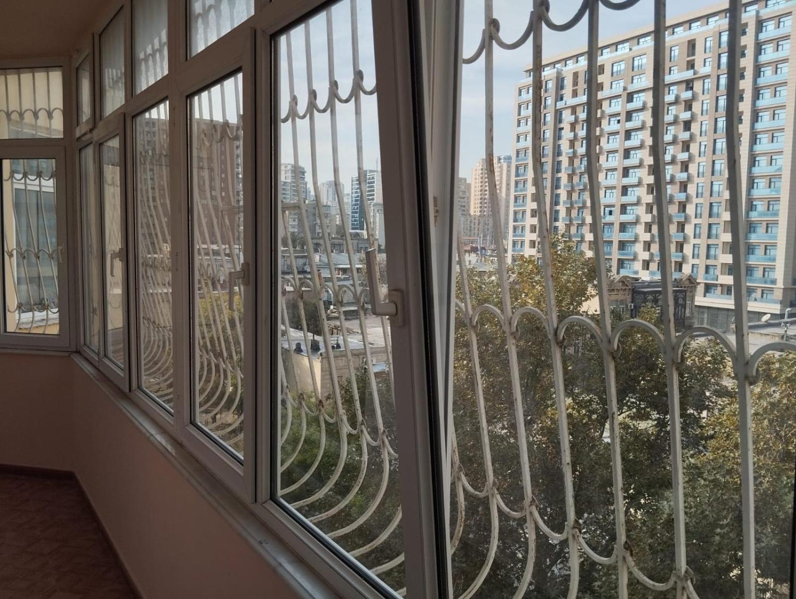 3 bedroom Apartment in Baku