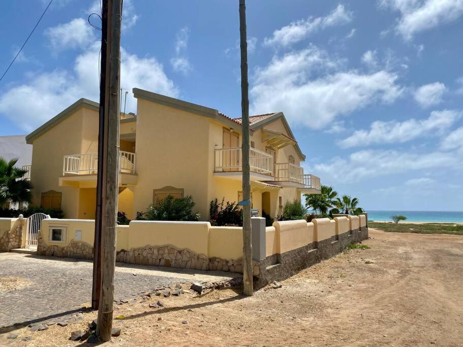 Raio Do Sol - Beach front studio with city view