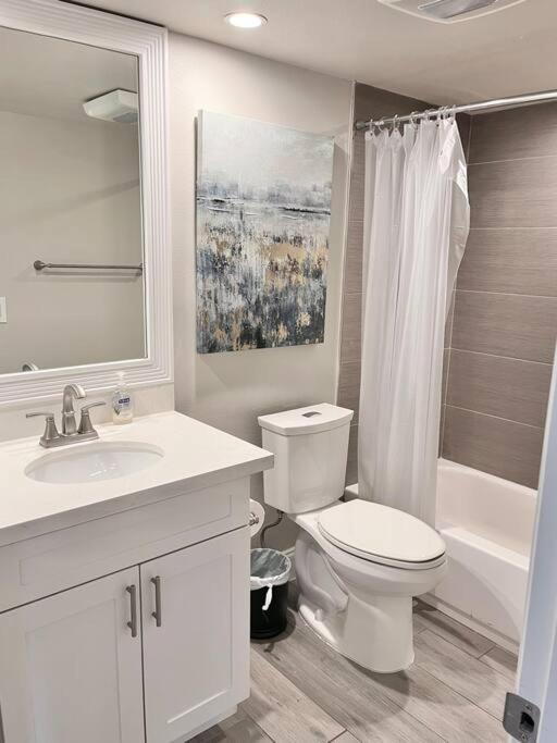 Renovated 2 by 2 by the Beach view 4